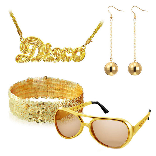 Déguisement quatre pièces disco années 80, avec paillettes, couleurs vives et motifs funky, parfait pour soirées à thème.