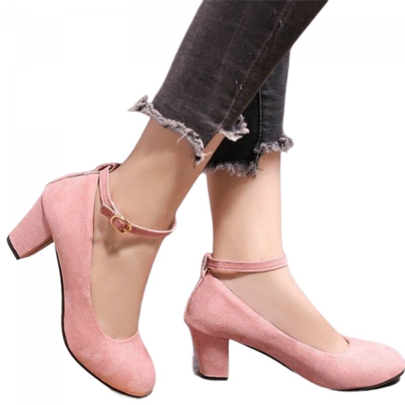 Chaussures vintage années 70 style pin-up rose, avec un design glamour chic, parfaites pour des looks rétro et tendance.