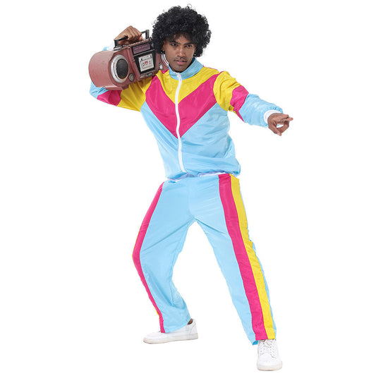 Déguisement homme disco des années 80, costume rétro sportif éclatant avec motifs colorés et accessoires vintage pour soirées à thème.